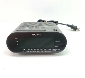 Sony Dream Machine Black AM/FM Alarm Clock Radio Auto Time Set ICF-C218 - Picture 1 of 9