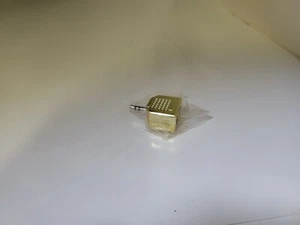 Mini enchufe estéreo con conector para auriculares dorado de 3,5 mm 1/8" doble puerto #J23 - Imagen 1 de 3
