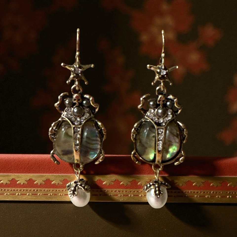 Pendientes colgantes abulón y escarabajo tono dorado renacimiento egipcio gótico boho Foto 1 de 1