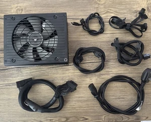 Corsair RM750i 750W Alimentation Gaming/Workstation PC PSU Modulaire avec Câbles - Photo 1/1