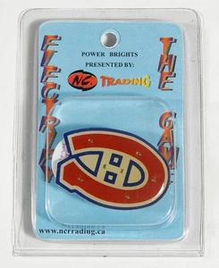 Montreal Canadiens Intermitente LED Iluminado Logo Imán Pin Nuevo en Paquete NHL Habs Hockey - Imagen 1 de 2