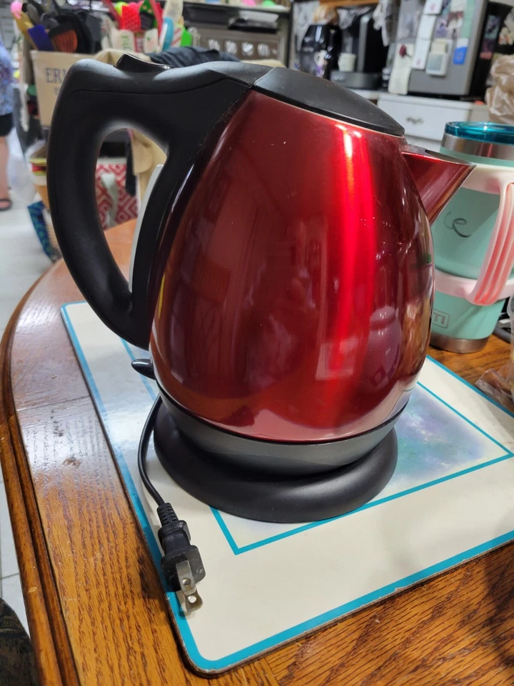 Hervidor eléctrico Hamilton Beach 2 cuartos de galón de acero inoxidable metálico rojo K24 probado ¡Funciona! Foto 1 de 4