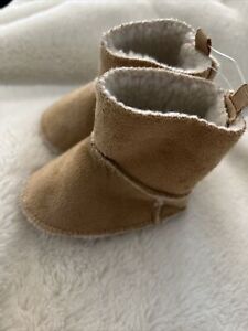 Baby Gap 0-3 Months Faux Suede Shearling Deerfield Softshell Boots Infant Shoes