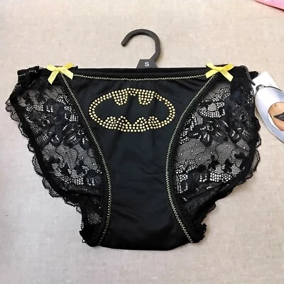 Bragas de bikini pequeñas de Batman con encaje para mujer Foto 1 de 4