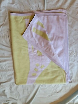 MANTA DE GRANERO DE CERÁMICA LT. VERDE Y AZUL CON JIRAFA TEJIDO USADO EN EXCELENTE ESTADO Foto 1 de 4