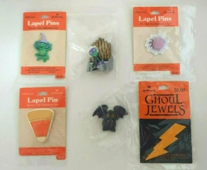 Hallmark Halloween Orgel Monster Frosch Zauberer Fledermaus Anstecknadel Set - Bild 1 von 2