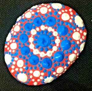 Hand Painted Stone Design Master Artist Mandala Stone Painting Calmer 2.5"x 2" - Picture 1 of 6