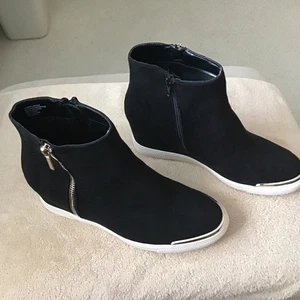 ALFANI Women’s Black Suede Zipper Ankle Booties Boots Size 8 Brand New - Picture 1 of 9