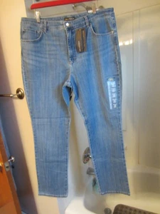 Neu mit Etikett Damenjeans Lee klassisch Größe 18 lang hellblau Farbe Menge 2 Paar - Bild 1 von 16