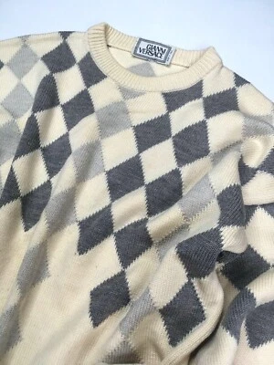 GIANNI VERSACE VINTAGE '97 WOOL SWEATER MEN ARGYLE LOZENGE WHITE GRAY KNIT ITALY - Image 1 of 4