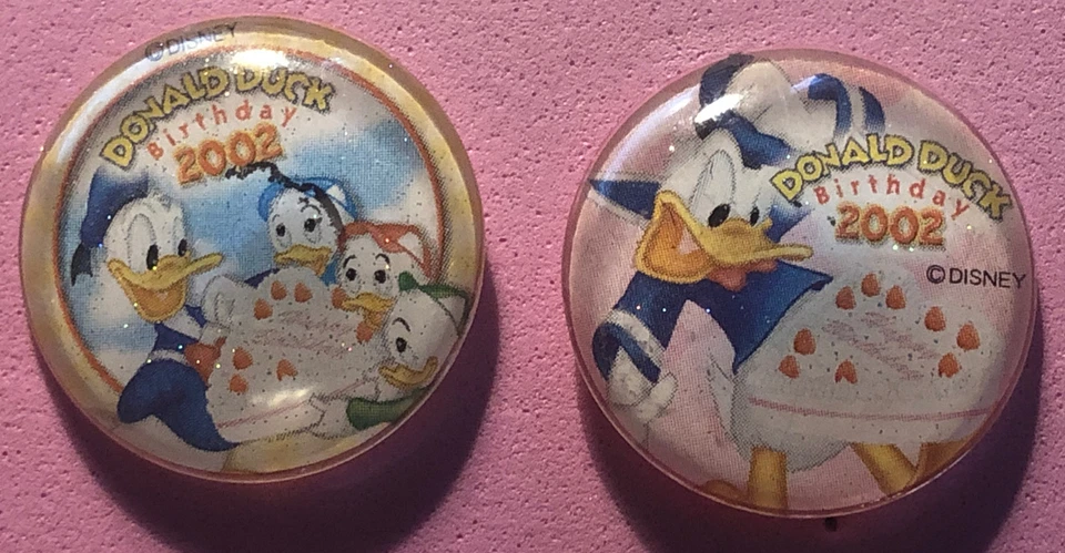 JAPAN DISNEY STORE 2002 JDS HAPPY BIRTHDAY DONALD DUCK ACRYLIC 2 PIN SET - Image 1 of 1