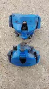 VAUXHALL CORSA VXR BREMSSÄTTEL VORNE KOMPLETT PAAR D MODELL 2008 - Bild 1 von 2