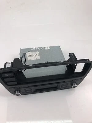 SEAT Mii KF1 Musik-Player ohne GPS 1SL035156 2013 23663668 - Bild 1 von 4