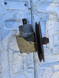 Cub Cadet 3000 Series Deck Gearbox 3225 3235 3185 3184 3100 3200 - Picture 1 of 1