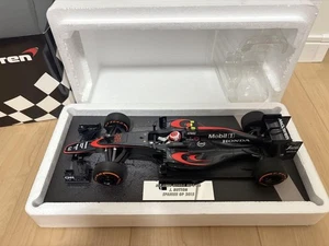 Minichamps F1 MP4-30 McLAREN HONDA 685791 - Bild 1 von 4