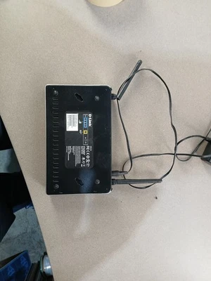 D-Link DIR-615-CS 300 Mbps 1-Port 10/100 Wireless N Router GOOD CONDITION - Image 1 of 2