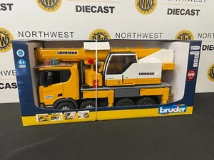 BRUDER SCALA 1:16 03571 SCANIA SUPER 560R CAMION GRU LIEBHERR CON LUCI - Foto 1 di 4
