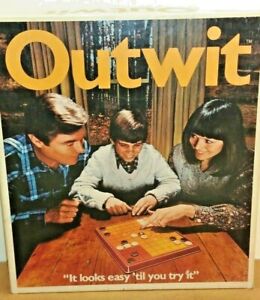 Vtg OUTWIT Family Game Night Party 1979  “It LOOKS Easy” Parker Brothers EUC