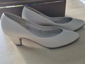 Damen Vintage Leder Pumps von Bally Größe 6 Elfenbein - Bild 1 von 14