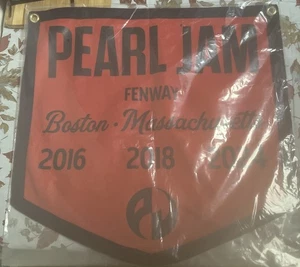 Pearl Jam Boston Fenway Park 2016 2018 2024 Banner 21 1/2” x 21 1/2” NEU - Bild 1 von 4