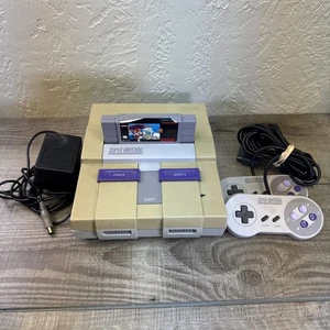 Consola Super Nintendo SNES SNS-001 y 2 mandos Mario Paint fuente de alimentación - Imagen 1 de 11