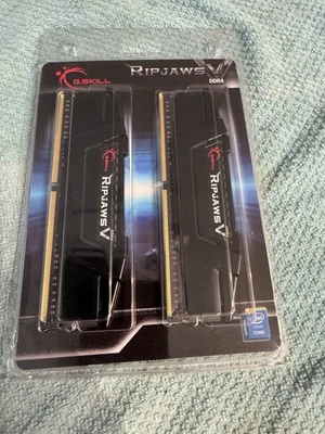 G.Skill PC RAM kit Ripjaws V F4-3200C16D-16GVKB 16 GB 2 x 8 GB DDR4 RAM 3200 MHz - Image 1 of 3