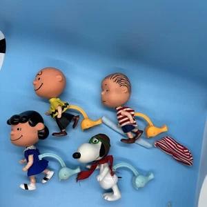 Raro set completo vintage Peanuts Skediddles Linus Snoopy Lucy Charlie Brown - Foto 1 di 14