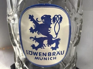 Tazza Lowenbrau Monaco Germania vetro BIRRA PIETRA 1 LITRO fossette Oktoberfest - Foto 1 di 9