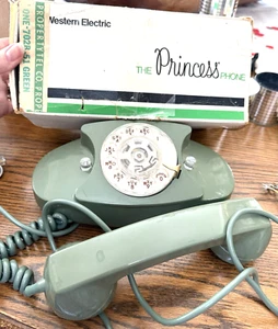Vintage Zielony Western Electric TELEFON KSIĘŻNICZKI w pudełku - Zdjęcie 1 z 2