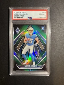 2024 Panini Phoenix - Rookies Ladd McConkey /199 Green Fade RC #216 PSA 10 - Foto 1 di 2
