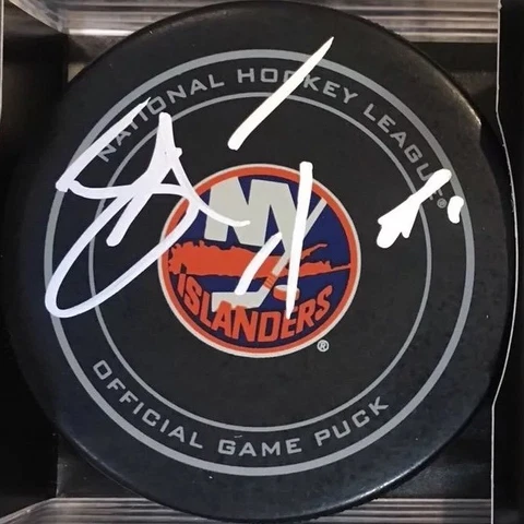 SIGNED OFFICIAL NHL GAME PUCK NEW YORK ISLANDERS JOHN TAVARES TOP 100 Cover