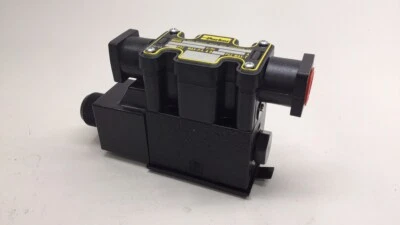 Parker D1VW008KNYCF Directional Solenoid Valve 120V 60hz 5000/1500psi - Image 1 of 4