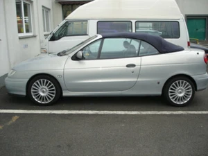 Renault Cabrio Verdeck Reiniger 500 ml inkl. Reinigungsbürste - Bild 1 von 11