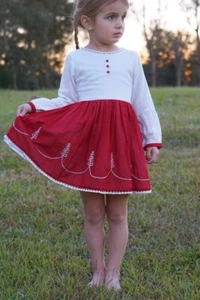 Well Dressed Wolf NWT Size 8 Red White Holiday Dress - Picture 1 of 2