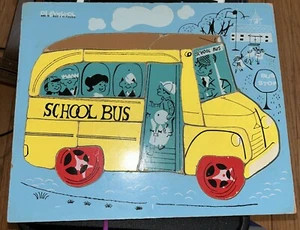 NICE Vintage Playskool Yellow School Bus 330-18 Wooden Puzzle 15 Piece - Picture 1 of 1
