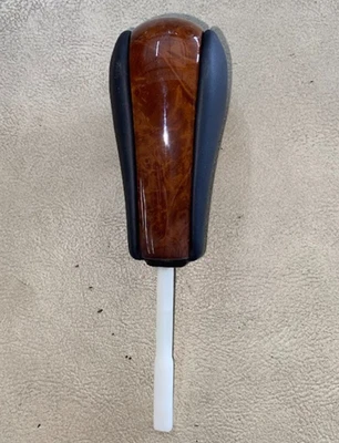 Pomo de palanca de cambios BMW - 25-16-1-423-506 - para BMW Z3 1996-2000 Foto 1 de 4