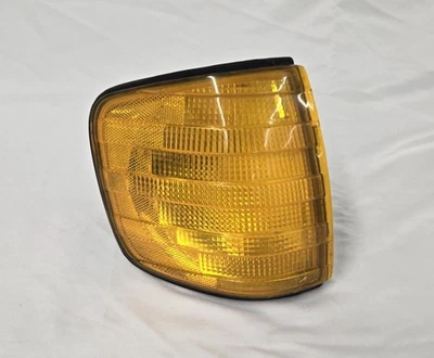 1986-1991 Mercedes-Benz 126Type 560SEL RH Right Passenger Turn Signal Light Assy - Image 1 of 4