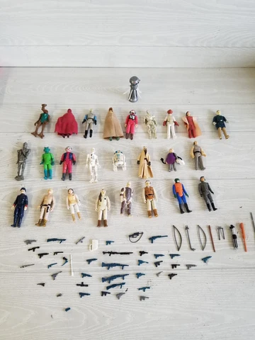 Lot of Vintage Star Wars Action Figures Kenner Weapons Leia Han Solo Luke Cover