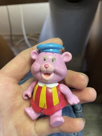 Vintage Fisher Price 1985 Disney GUMMI BEARS Poseable CUBBI 3" Figure Cover