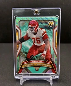 2024 Topps Resurgence #146 Kingsley Suamataia RC Aqua Surge Rookie /249 Chiefs - Foto 1 di 7