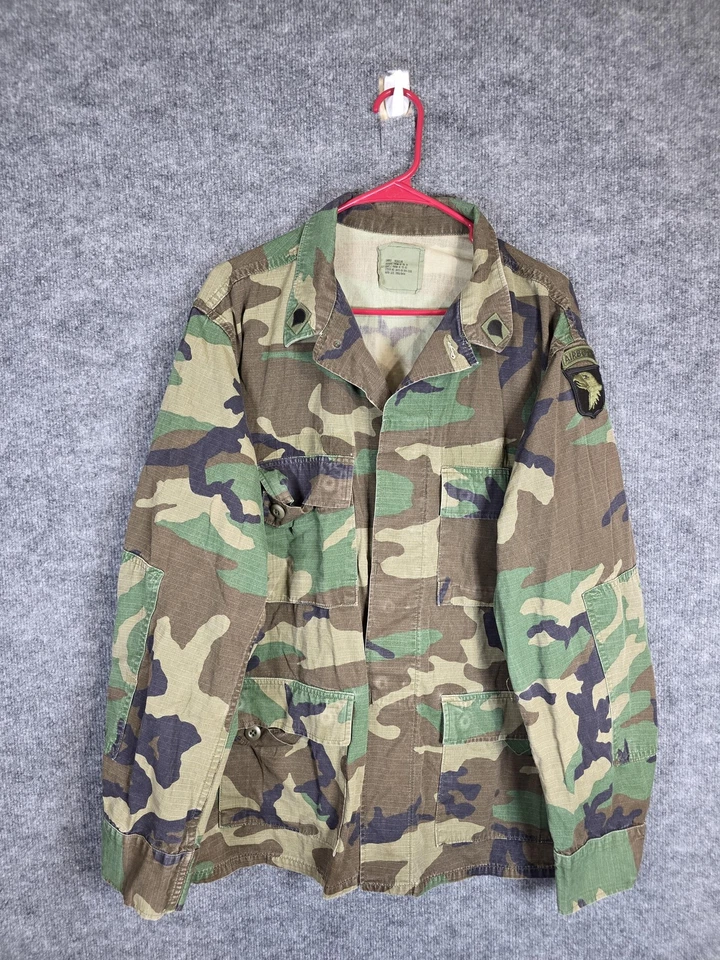 Chaqueta BDU VINTAGE American Apparel Para Hombres Grande Bosque Camuflaje Parche Aerotransportado Años 80 Foto 1 de 4