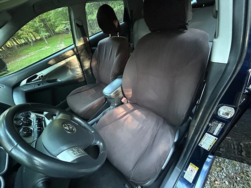 Fundas de asiento CoverKing - delanteras - Toyota Matrix 2009-2014 ENVÍO GRATUITO Foto 1 de 3