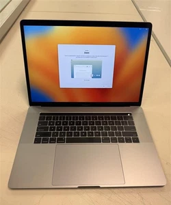 Apple MacBook Pro 15" 2017 A1707 i7-7700HQ 2.80GHz 16 GB RAM 512 GB SSD AMD 555 - Picture 1 of 5