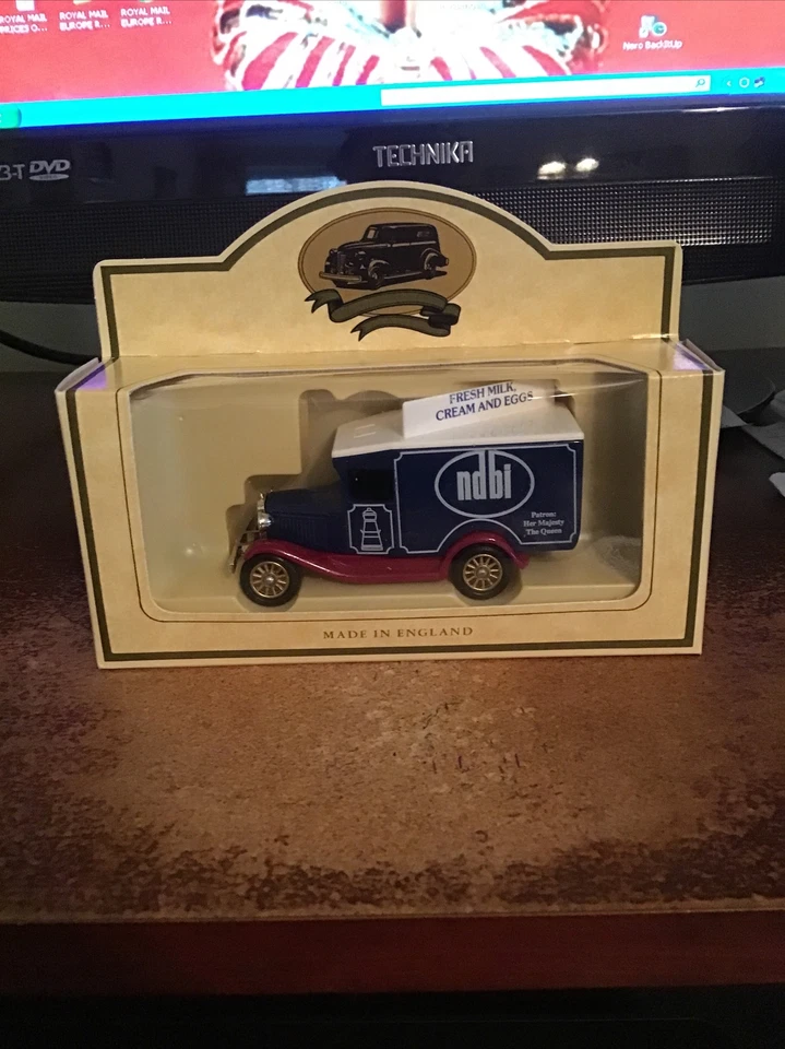 FRESH CREAM MILK AND EGGS DIE CAST VEHICLE TOY BOXED  BIRTHDAY CHRISTMAS - Image 1 of 1