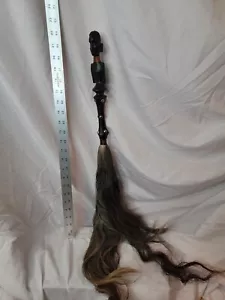 Frusta mosca legno capelli coda di cavallo maschio nudo intagliato africano filo rame - Foto 1 di 10