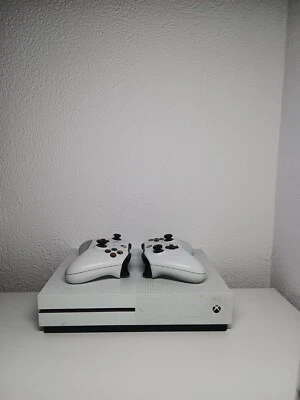 Xbox One S - mit 2 Controller - Bild 1 von 3