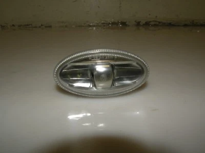 PEUGEOT 407 2005 FRONT LEFT RIGHT INDICATOR BLINKER TURN SIGNAL LIGHT 9680057480 - Image 1 of 4