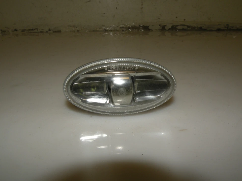 PEUGEOT 407 2005 FRONT LEFT RIGHT INDICATOR BLINKER TURN SIGNAL LIGHT 9680057480 - Image 1 of 4