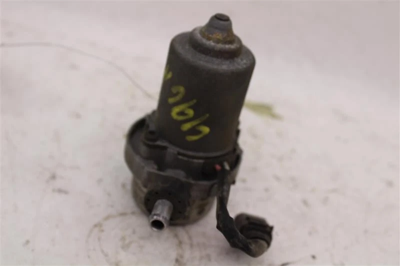 Used Vacuum Pump fits: 2004 Volkswagen Touareg brake servo Grade A — 第 1/4 张图片