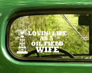 2 LIEBESLEBEN ALS ÖLFELD FRAU AUFKLEBER Sticker für Auto Fenster Stoßstange Laptop - Bild 1 von 1